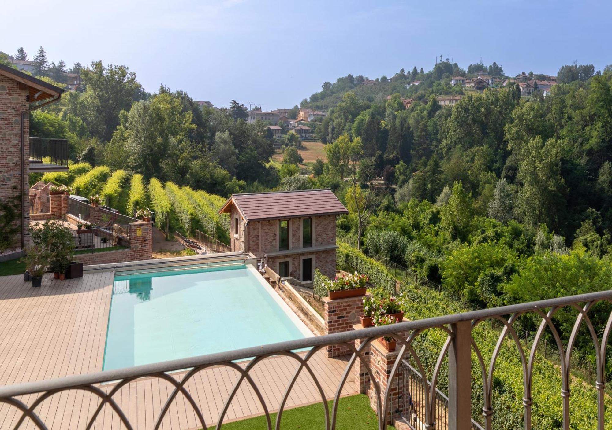 I Quattro Pozzi Guest House La Morra Bagian luar foto